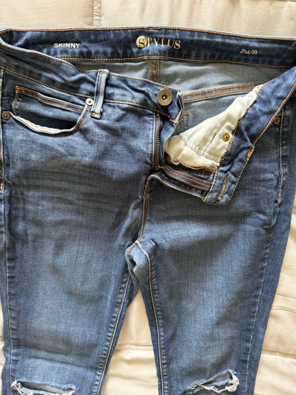 STYLUS Skinny Jeans in Light Blue Wash Mid-High Rise